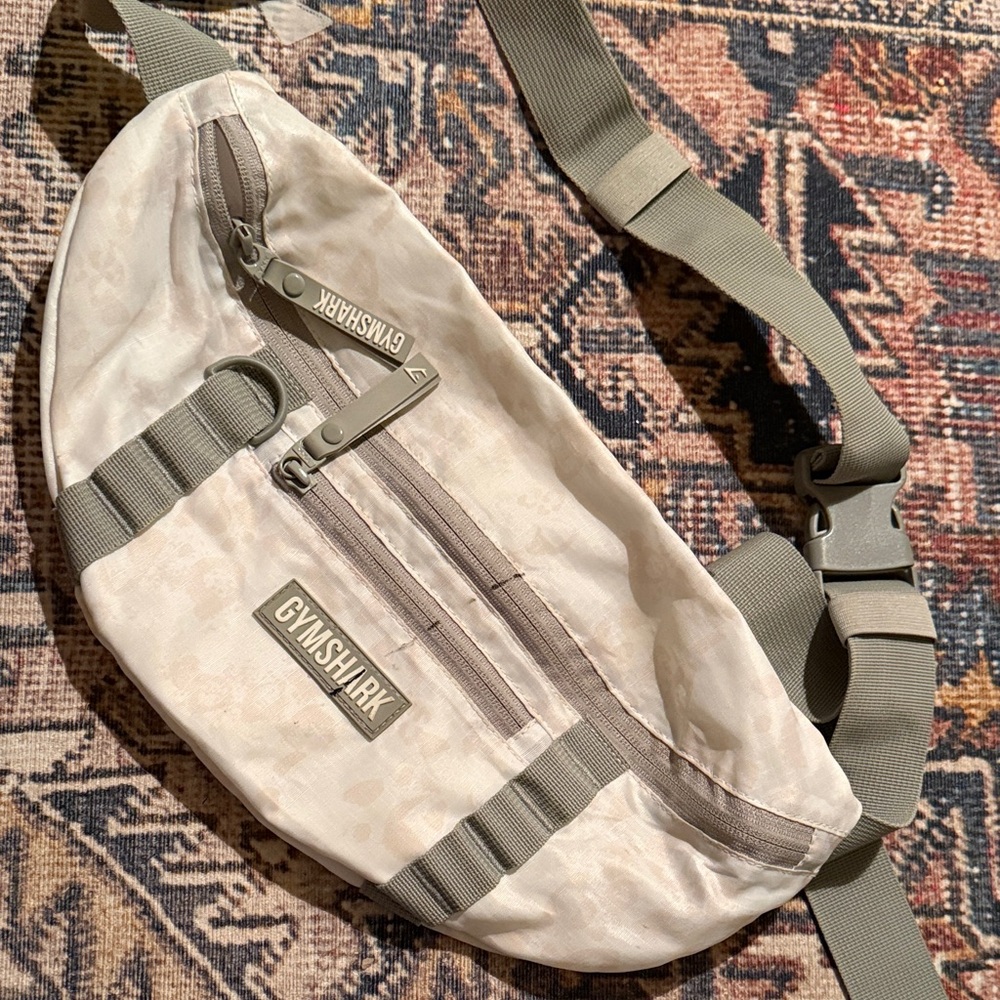 Gymshark Light Gray Belt Bag